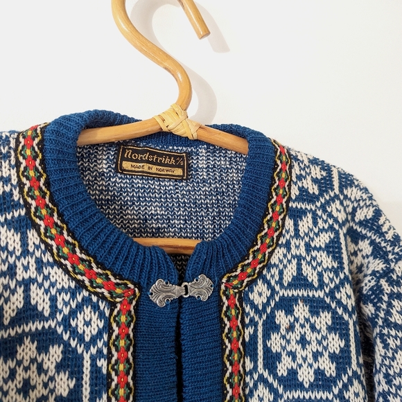 Traditional Norwegian Sweater - Picture 2 of 5